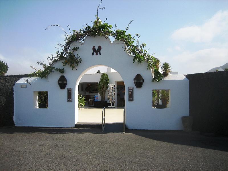 IMG_1585.JPG - Eingang César Manrique's Geschenkeshop